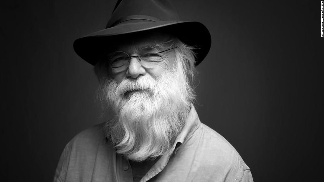 Sahnede kalp krizi geçirdi! 17