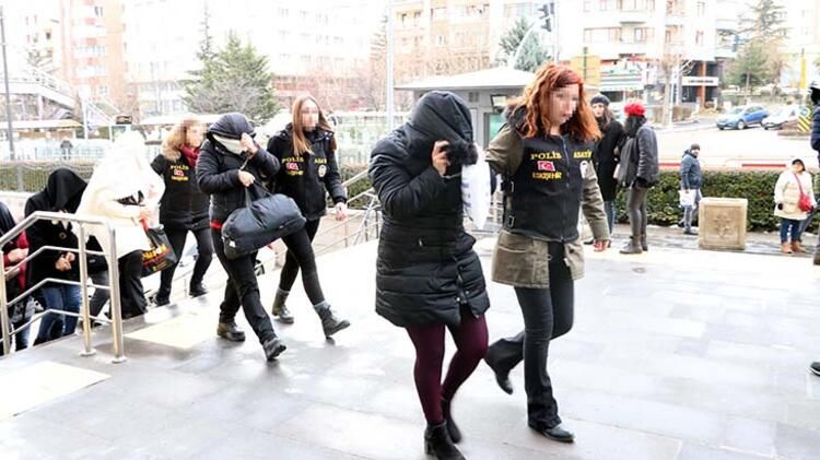 Masaj salonu adı altında fuhuş yapıyorlardı! 13