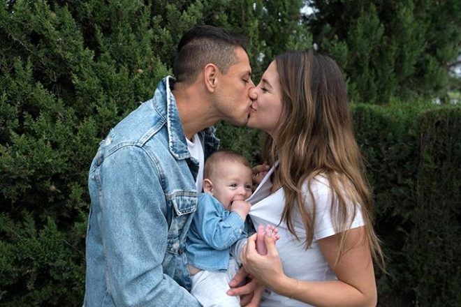 Ünlü futbolcunun eşinden açıklama! "Çıplak..." 6