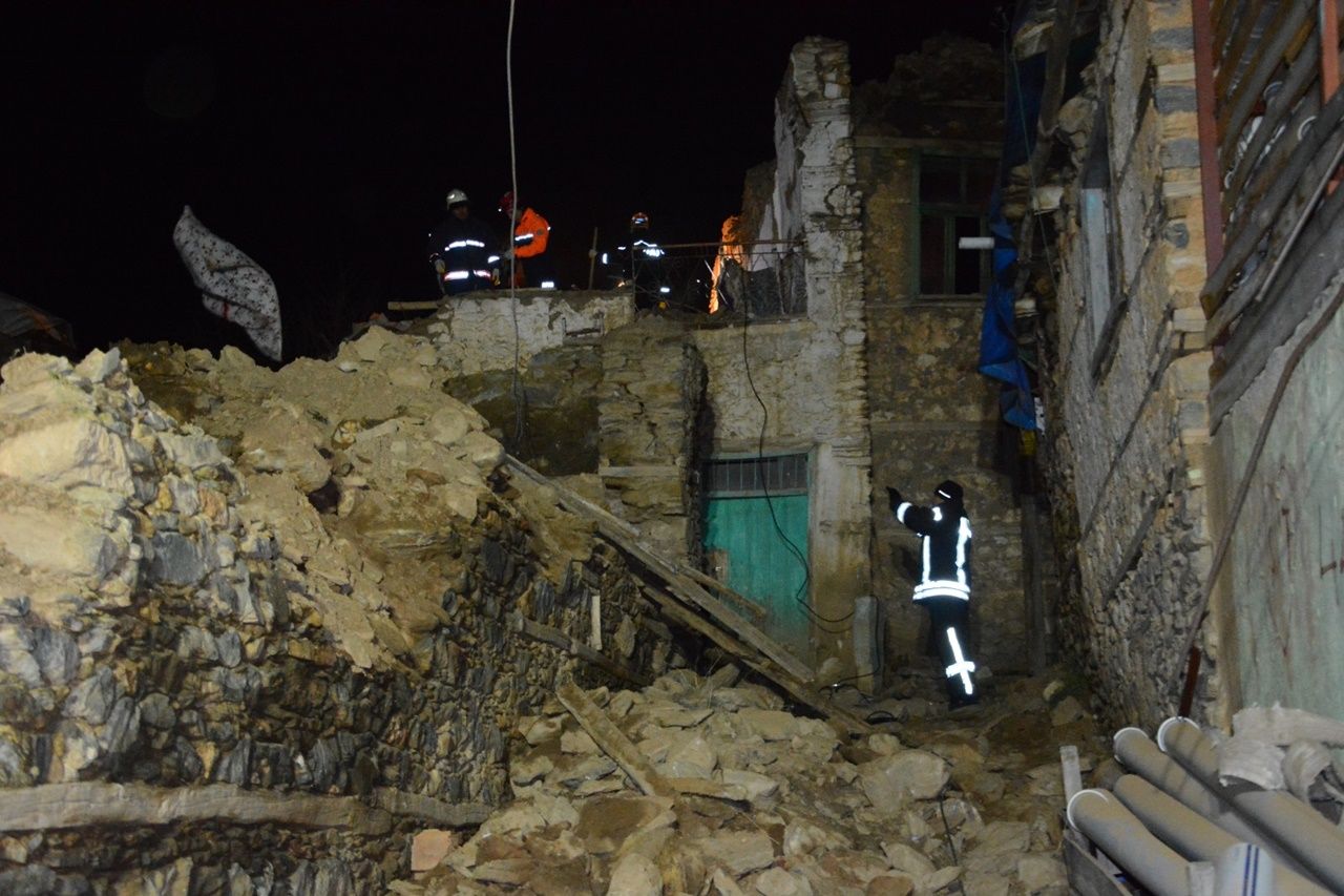 Deprem bölgesinden yürek yakan kareler... 1