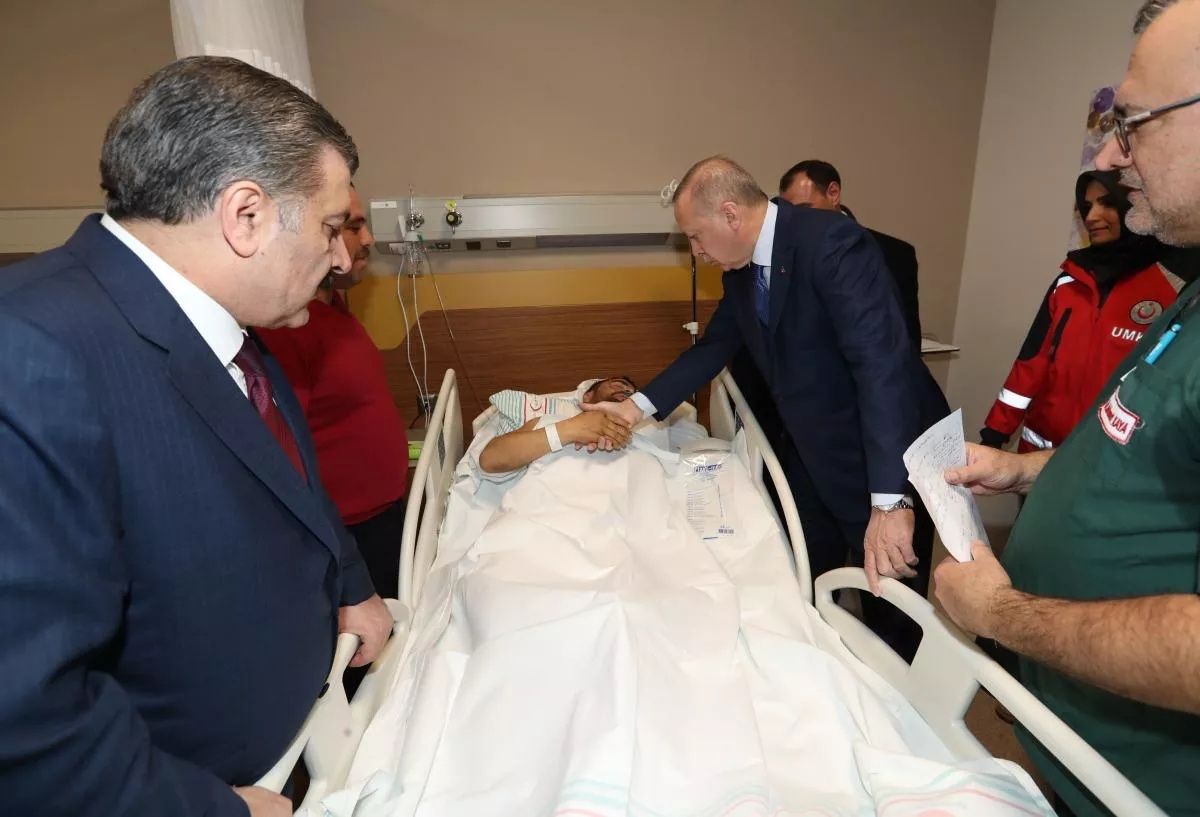 Cumhurbaşkanı Erdoğan yaralıları ziyaret etti... 3