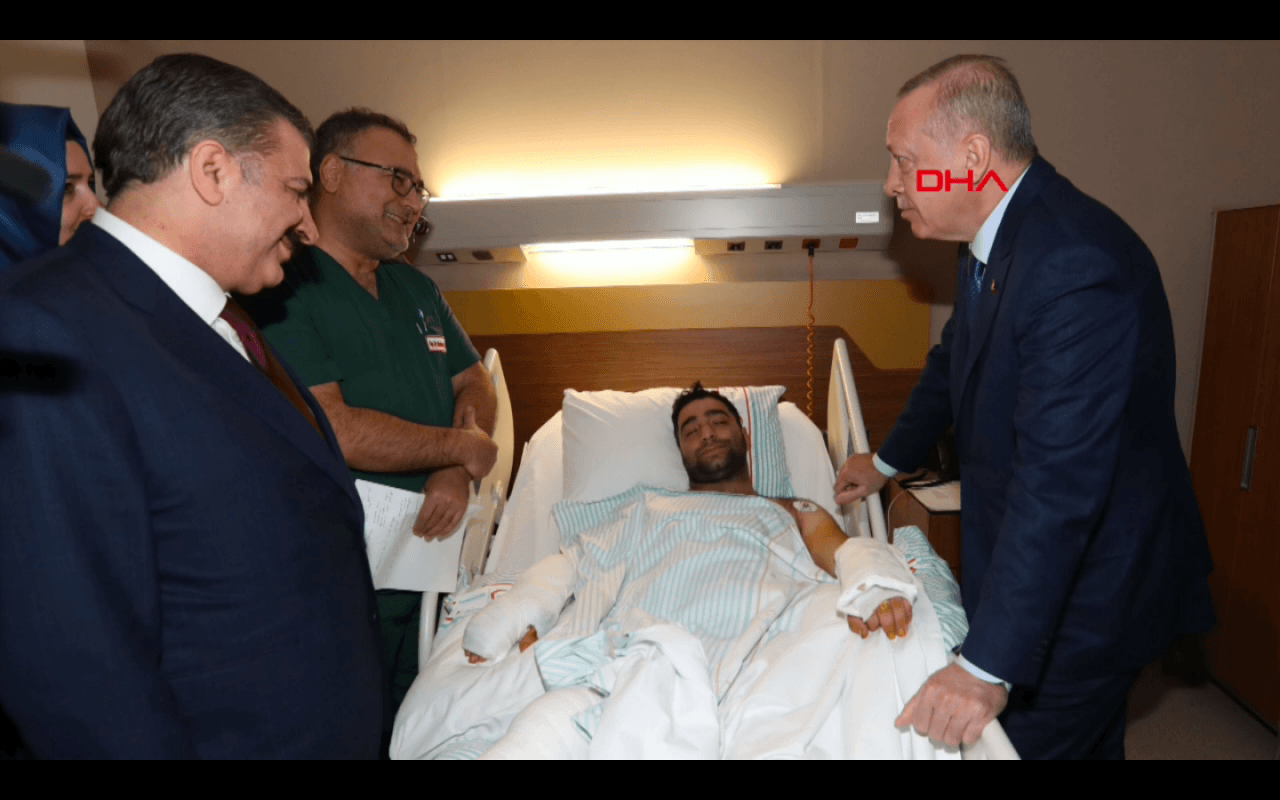 Cumhurbaşkanı Erdoğan yaralıları ziyaret etti... 5