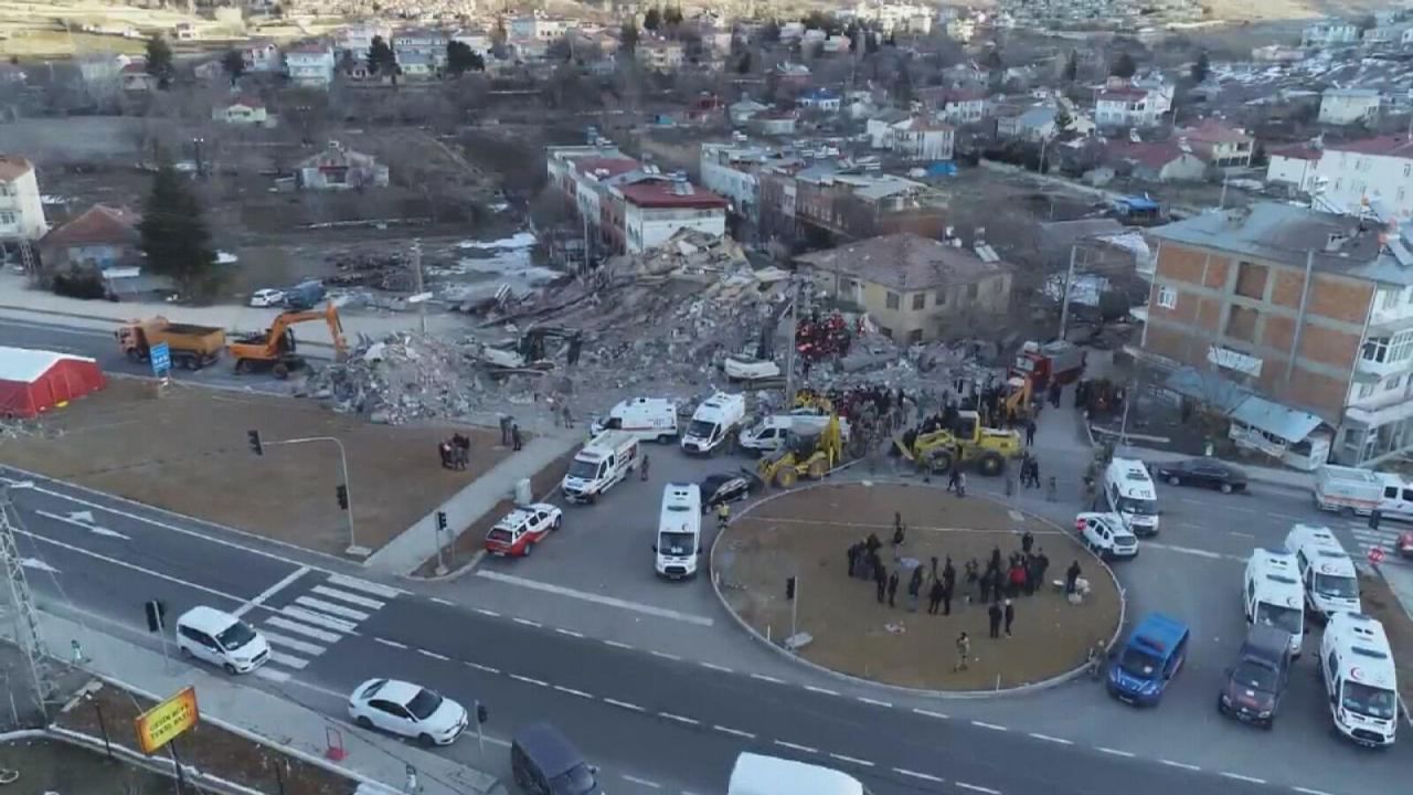 2011'de hasar gördü 6.8 ile yıkıldı! 15