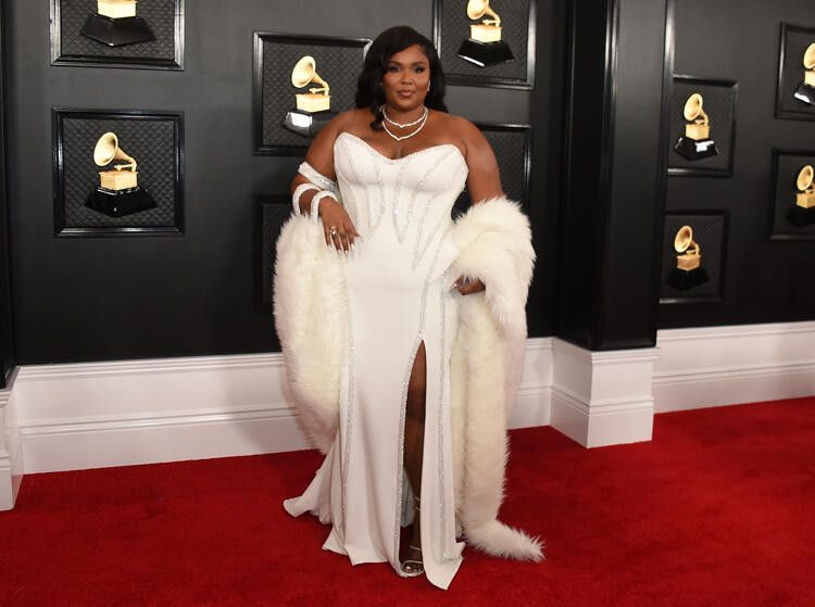 Grammy'de şıklık yarışı... 48