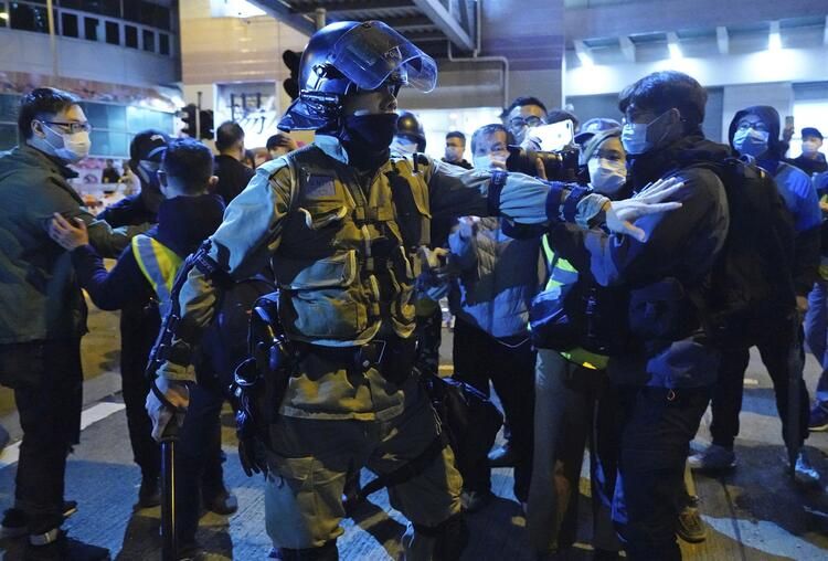 Korona virüsü karantina binasına bomba atıldı! 19
