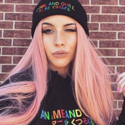 Genç blogger fantezi kurbanı oldu 17