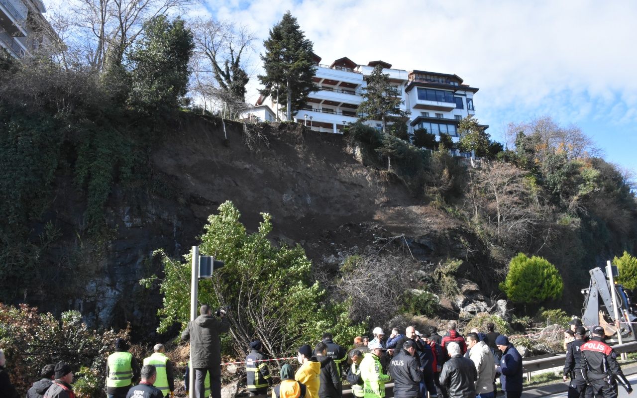 Heyelan, Samsun-Ordu yolunu ulaşıma kapattı 1