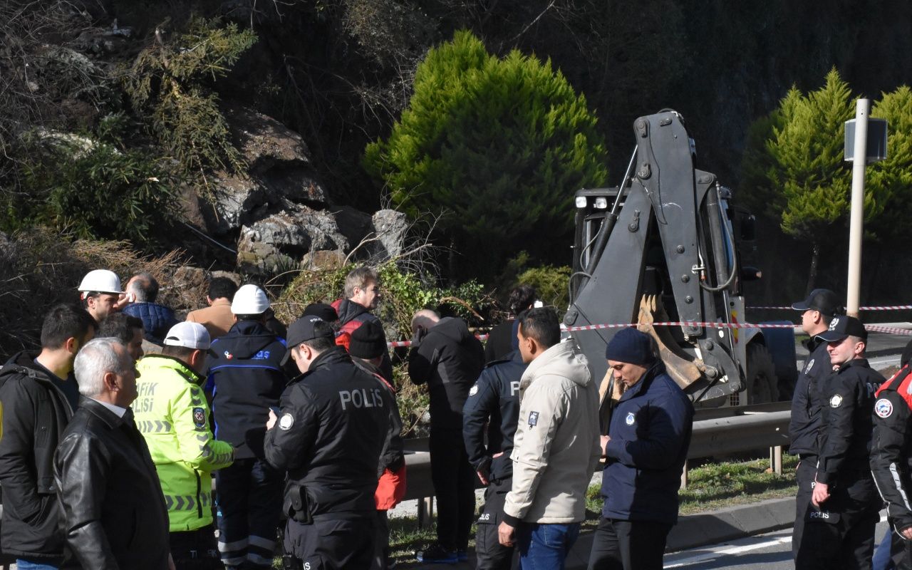 Heyelan, Samsun-Ordu yolunu ulaşıma kapattı 2