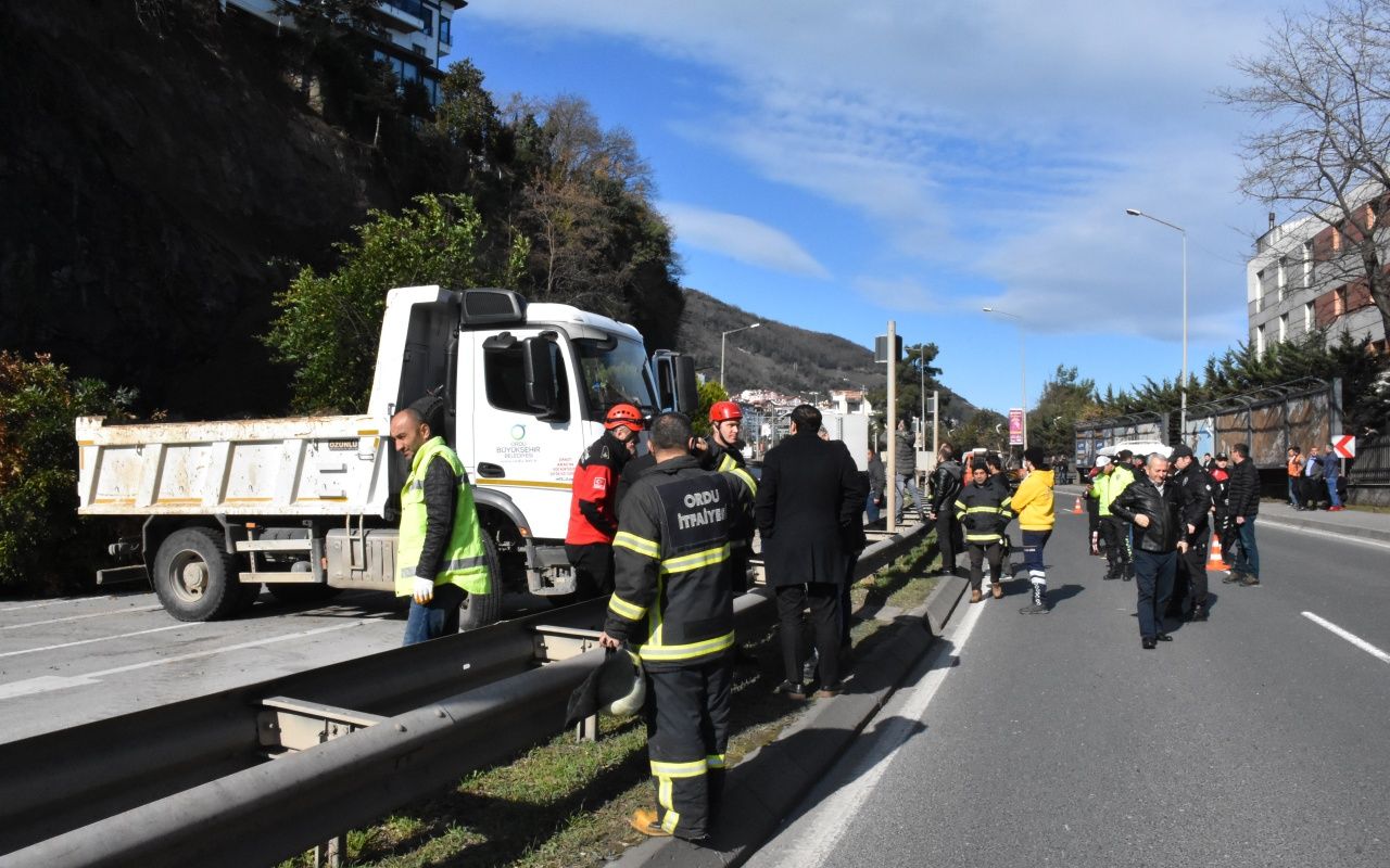 Heyelan, Samsun-Ordu yolunu ulaşıma kapattı 8