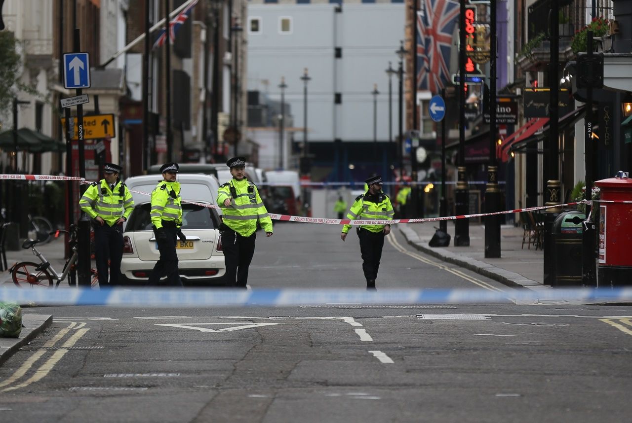 Londra'da bomba paniği... 4