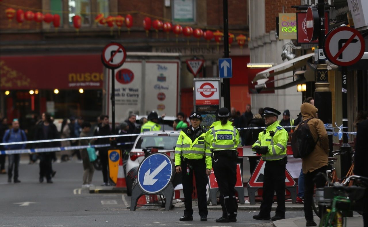 Londra'da bomba paniği... 7