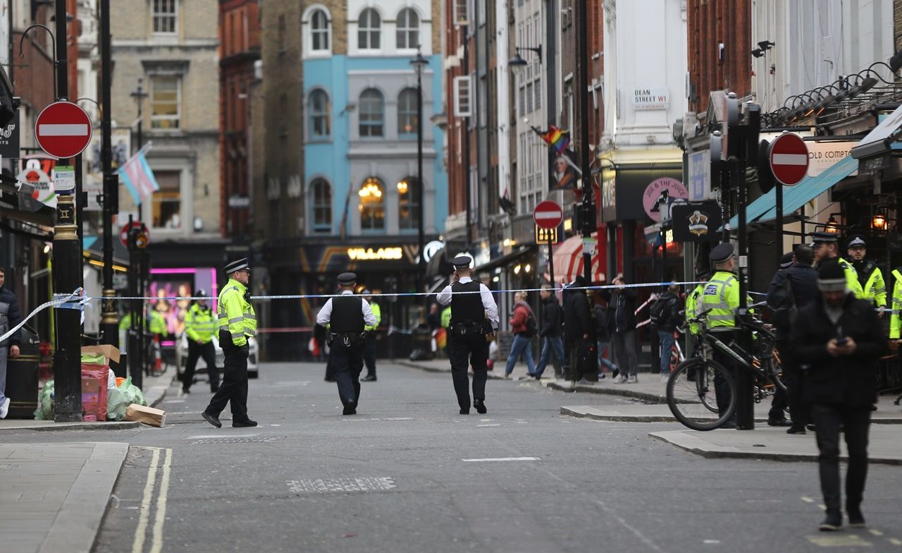 Londra'da bomba paniği... 8