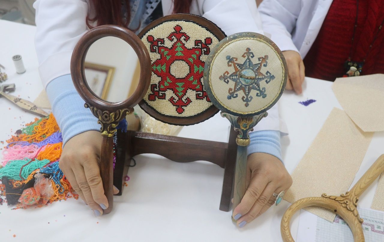 Geleneksel Anadolu desenleri aynalara nakşediliyor! 7