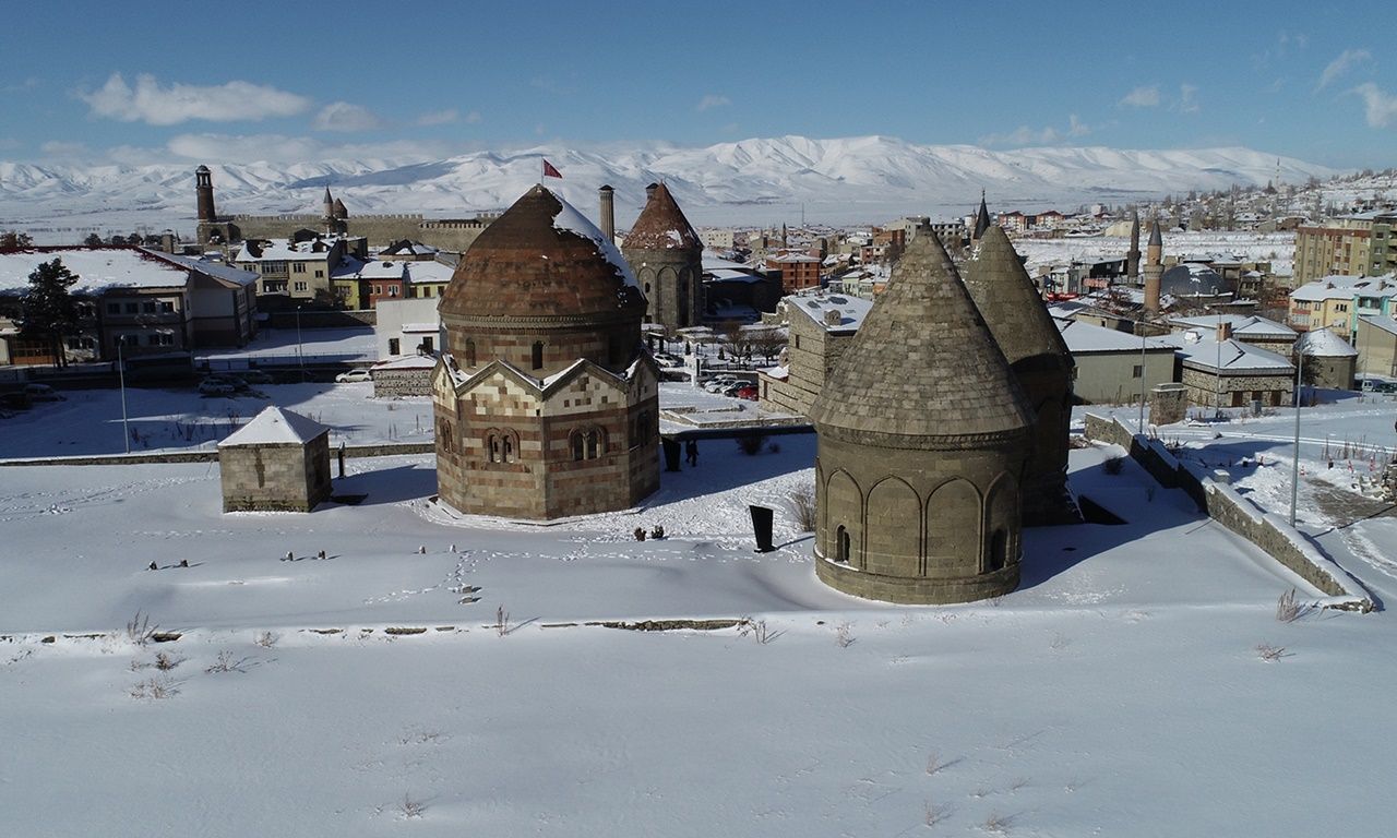 Erzurum'un tarihi mekanlarından kar manzaraları! 4