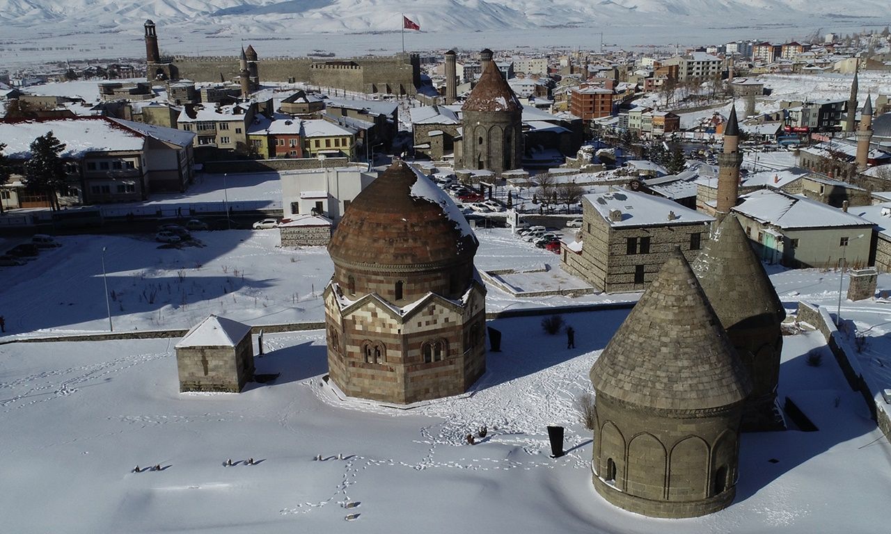 Erzurum'un tarihi mekanlarından kar manzaraları! 6