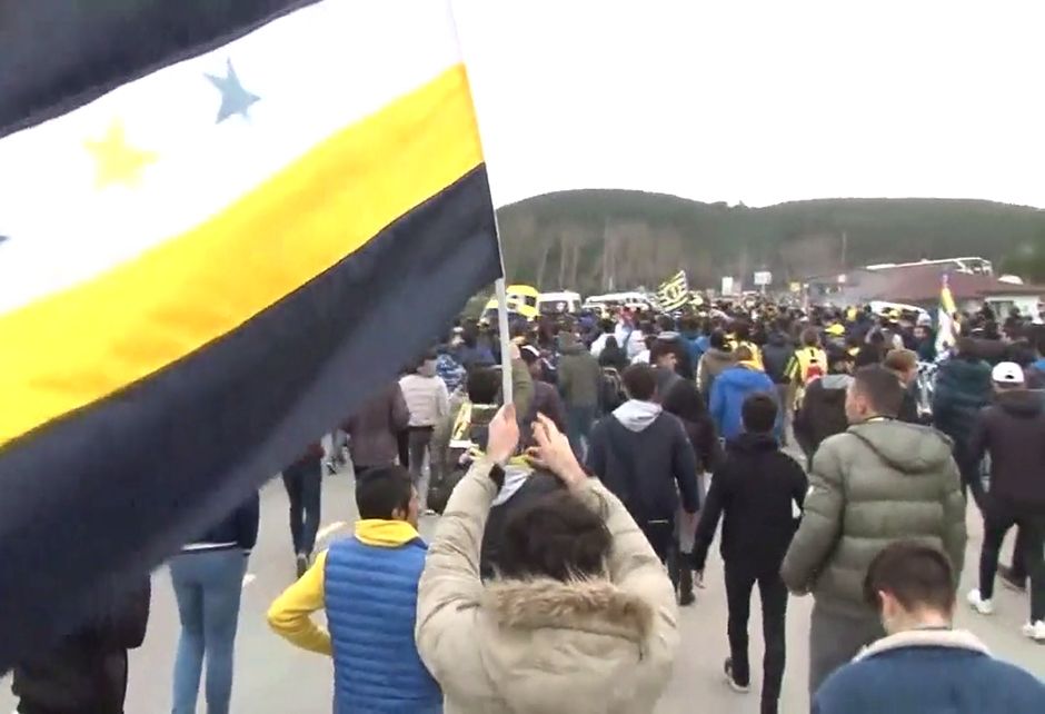 Fenerbahçe taraftarı Riva'ya yürüdü 10