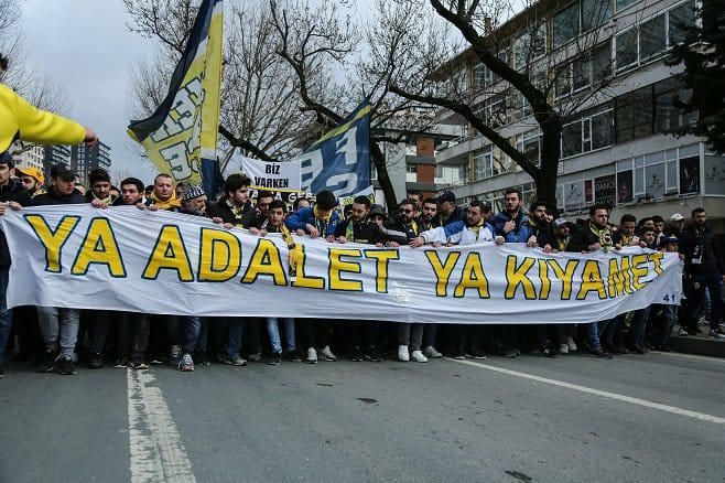 Fenerbahçe taraftarı Riva'ya yürüdü 2