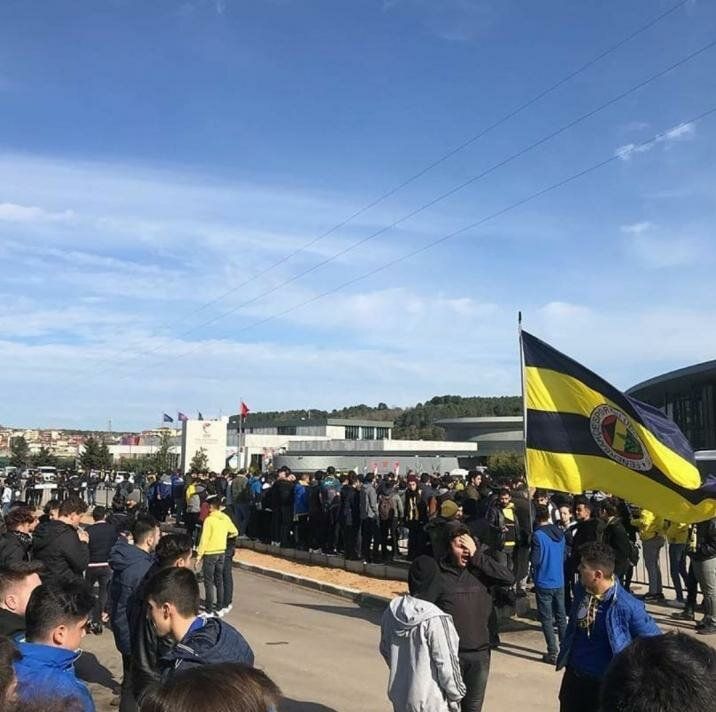 Fenerbahçe taraftarı Riva'ya yürüdü 7