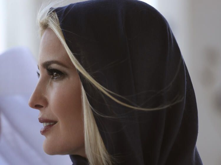 Ivanka Trump'ın cami ziyareti! Örtülü ve çorapsız 10