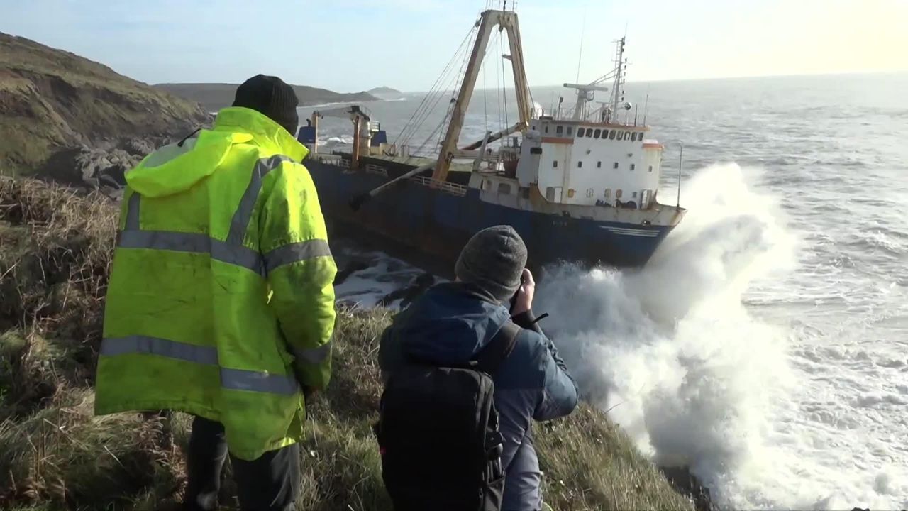 Hayalet gemi İrlanda'da karaya oturdu... 4