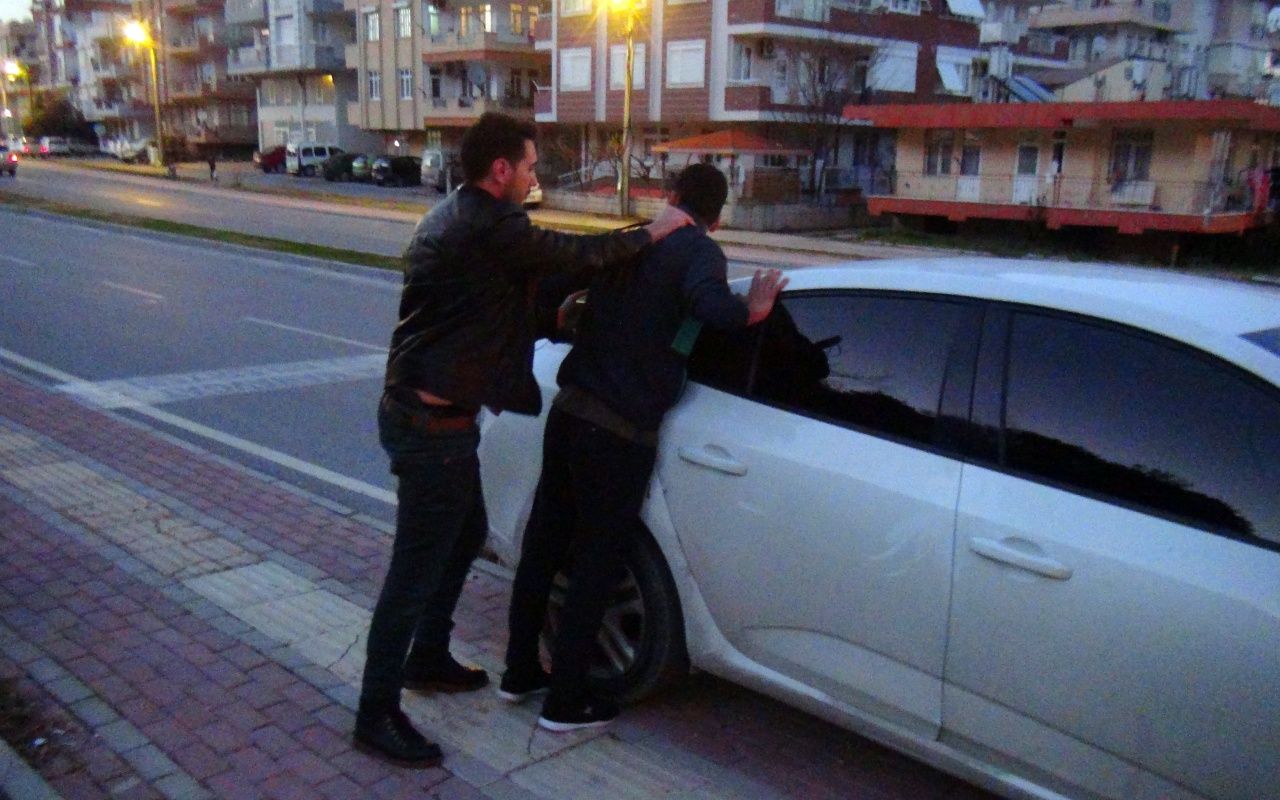 Çakmak gazı çeken çocuklara polis baskını 11