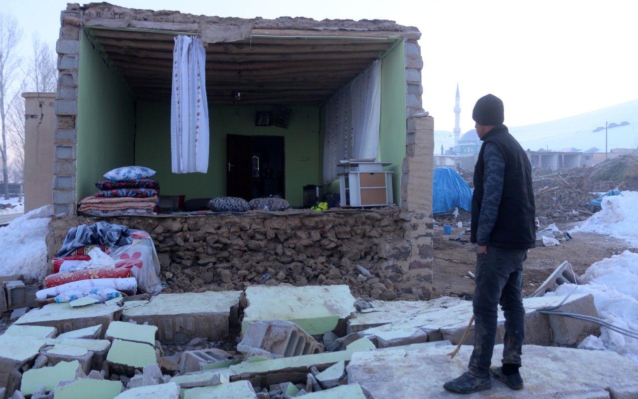 Mahallede sağlam tek bir ev bile kalmadı 11