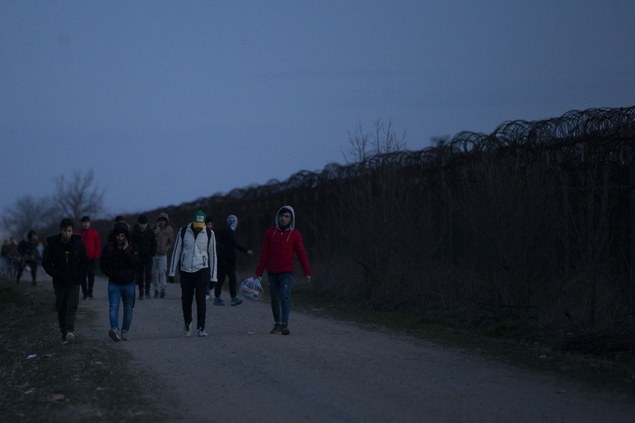 Avrupa'ya geçmek için Edirne'ye akın ettiler! 2