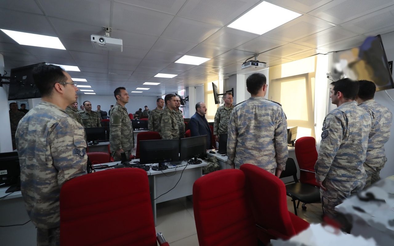 Bakan Varank sıcak bölgede 7