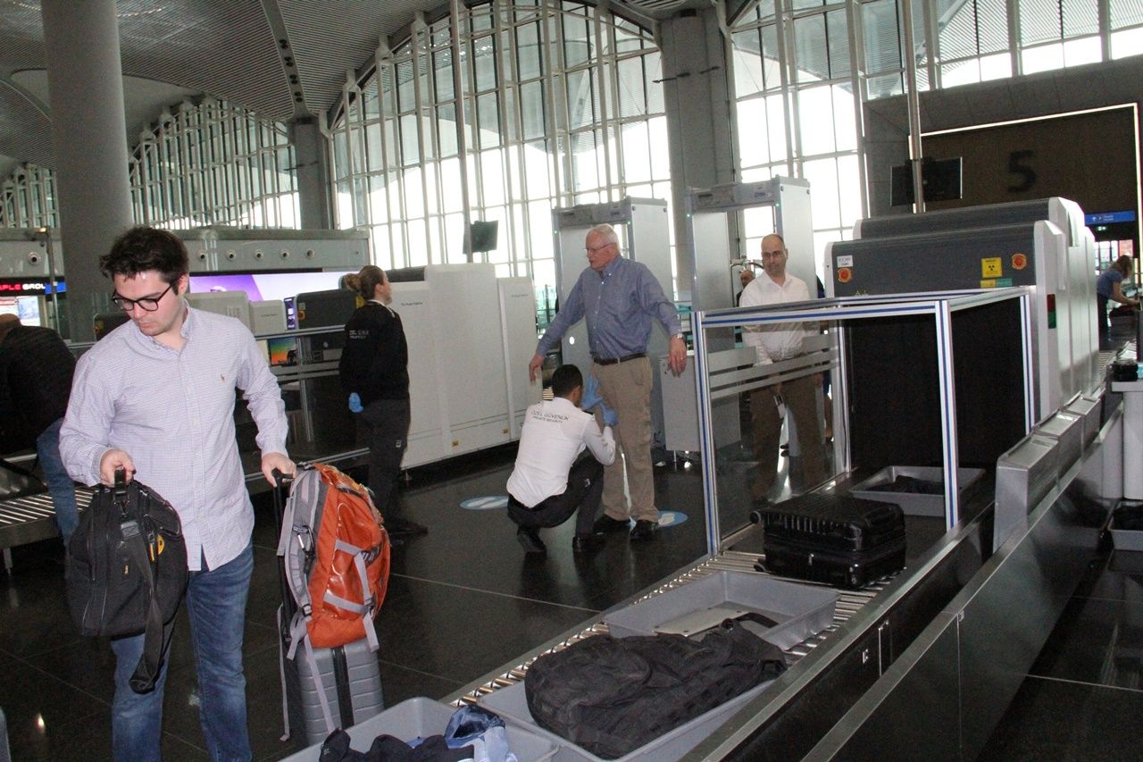 Jeffrey İstanbul Havalimanı'nda böyle arandı! 7