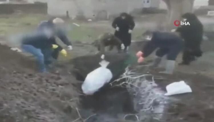 Korona kurbanlarını çuval gibi gömüyorlar! 2