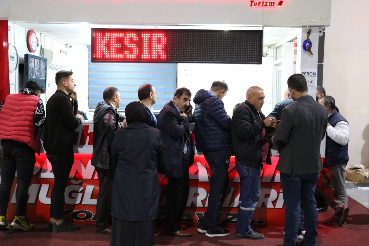 Öğrenciler otogarlara akın etti... 5