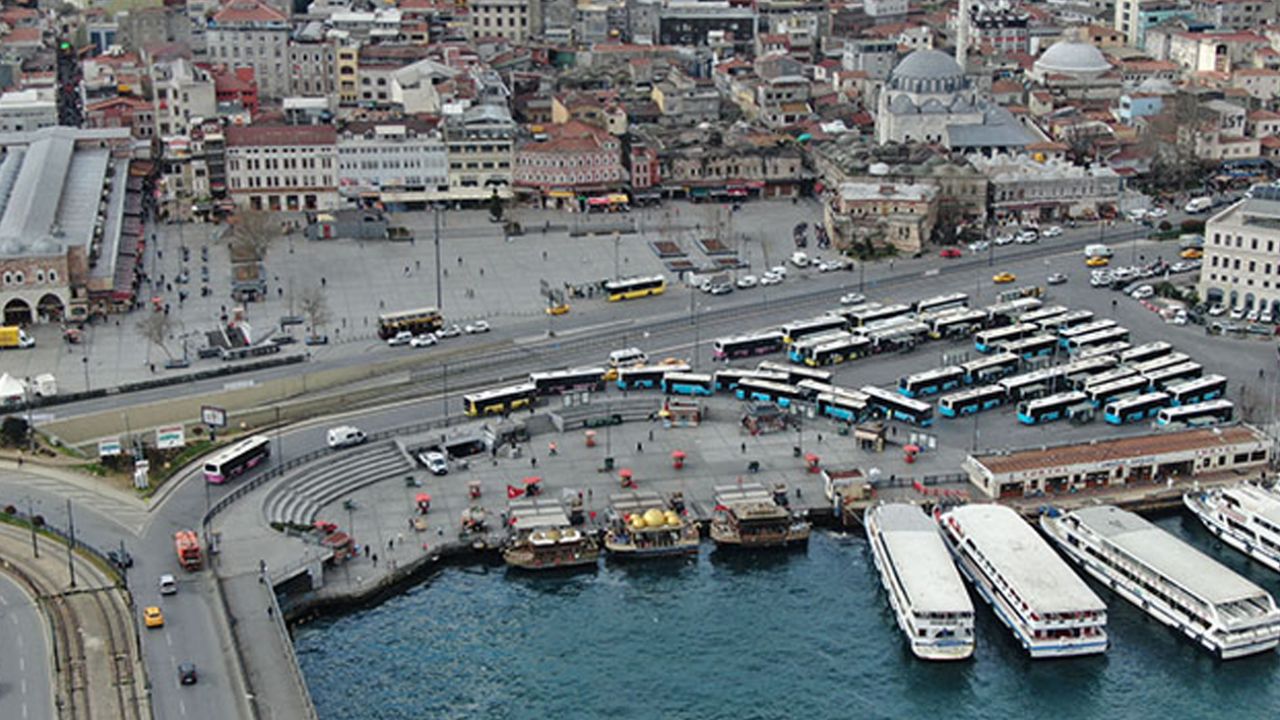 Son dakika... İstanbul'da vatandaşlar evlere kapandı, meydanlar boş kaldı, kafeler kapandı... 6
