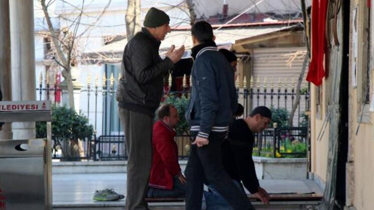 Son dakika... Camiler kapalı kaldı, Cuma namazı kılınmadı (Koronavirüs, Kovid-19, Corona) 3