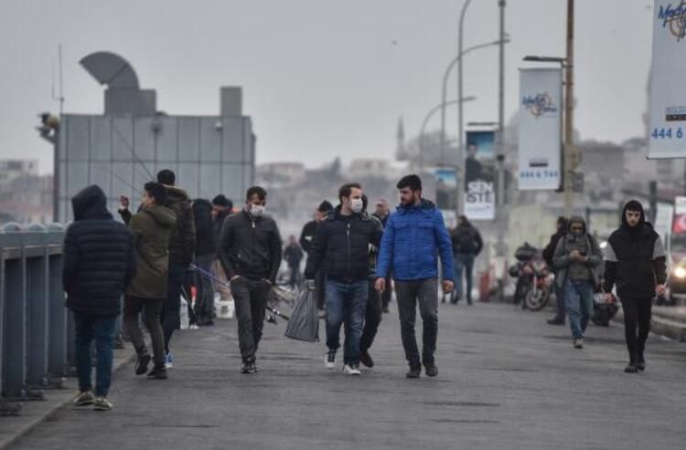 Yasağa rağmen pazara çıktı, kendisini uyaran polise 'Cahil değilim' dedi 10
