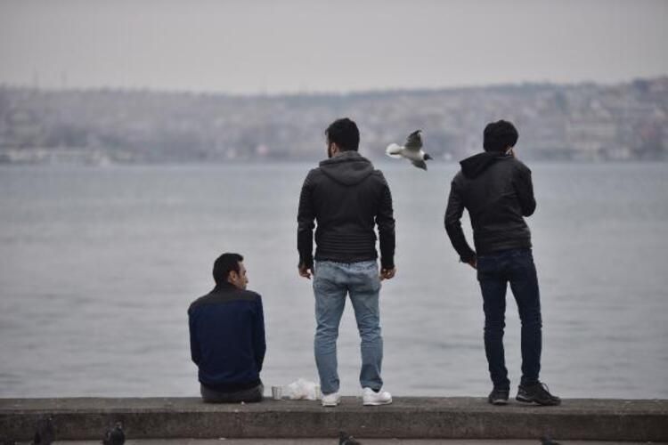 Yasağa rağmen pazara çıktı, kendisini uyaran polise 'Cahil değilim' dedi 11