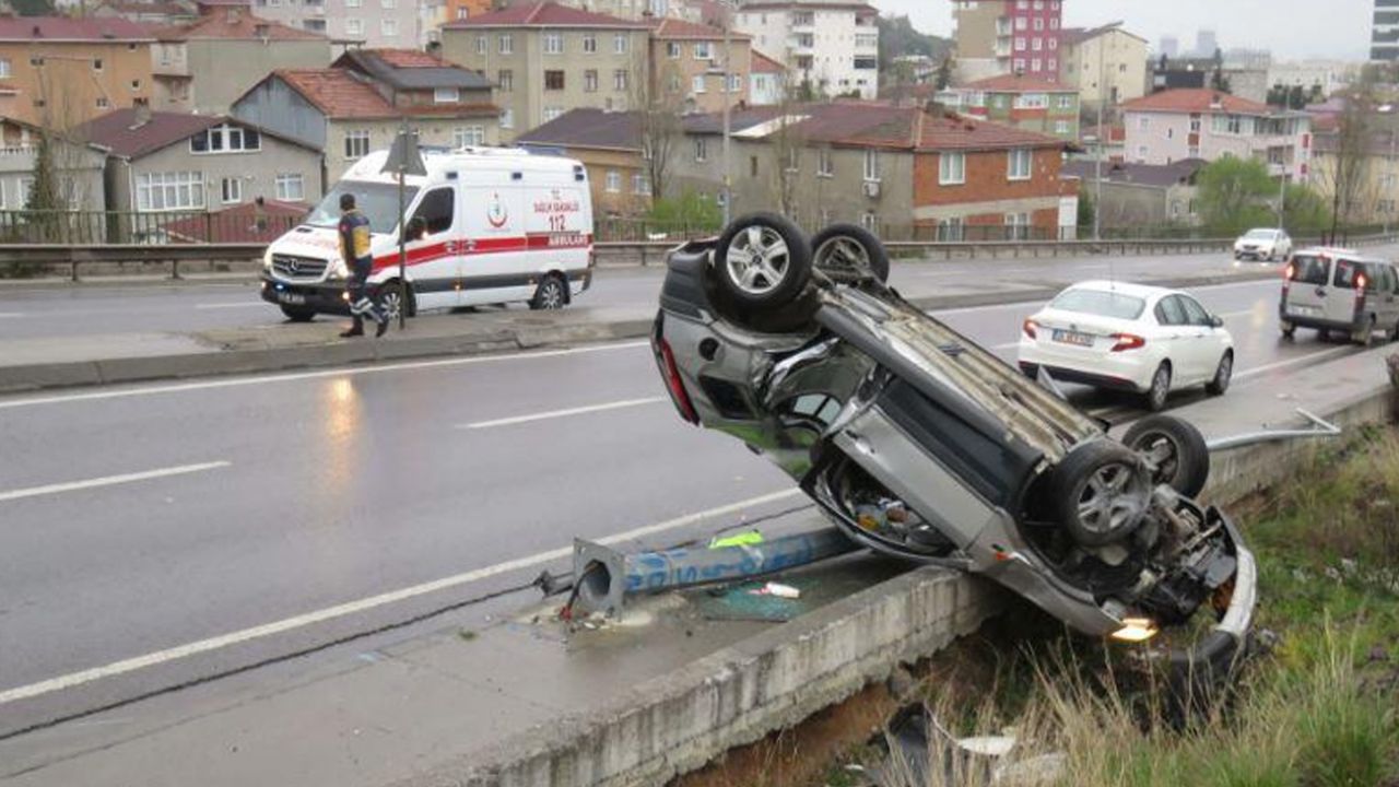 Son dakika... Doktor takla atıp ters dönen araçtan yaralı kurtuldu 4