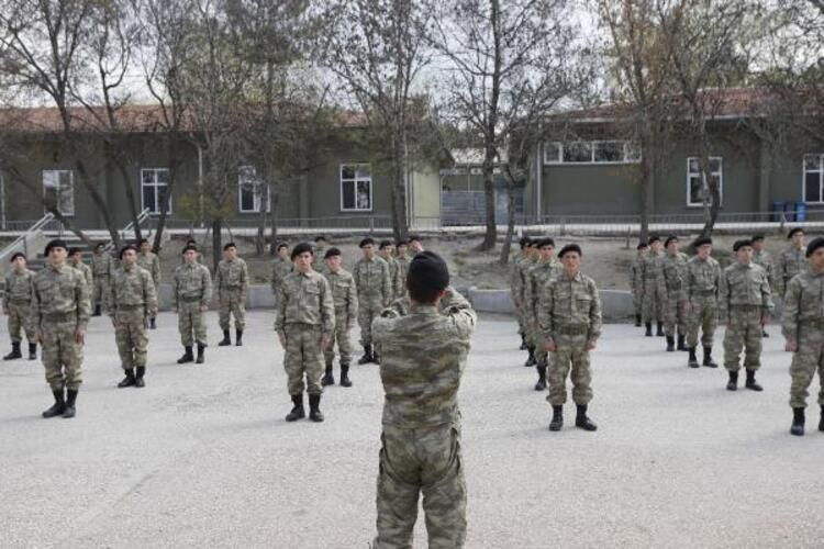 Acemi erlerin sevkinde üst düzey koronavirüs önlemi 13