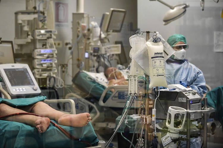 Avrupa'da işler çığrından çıktı! Yaşlılara 'Vasiyetinizi yazın' çağrısı 8