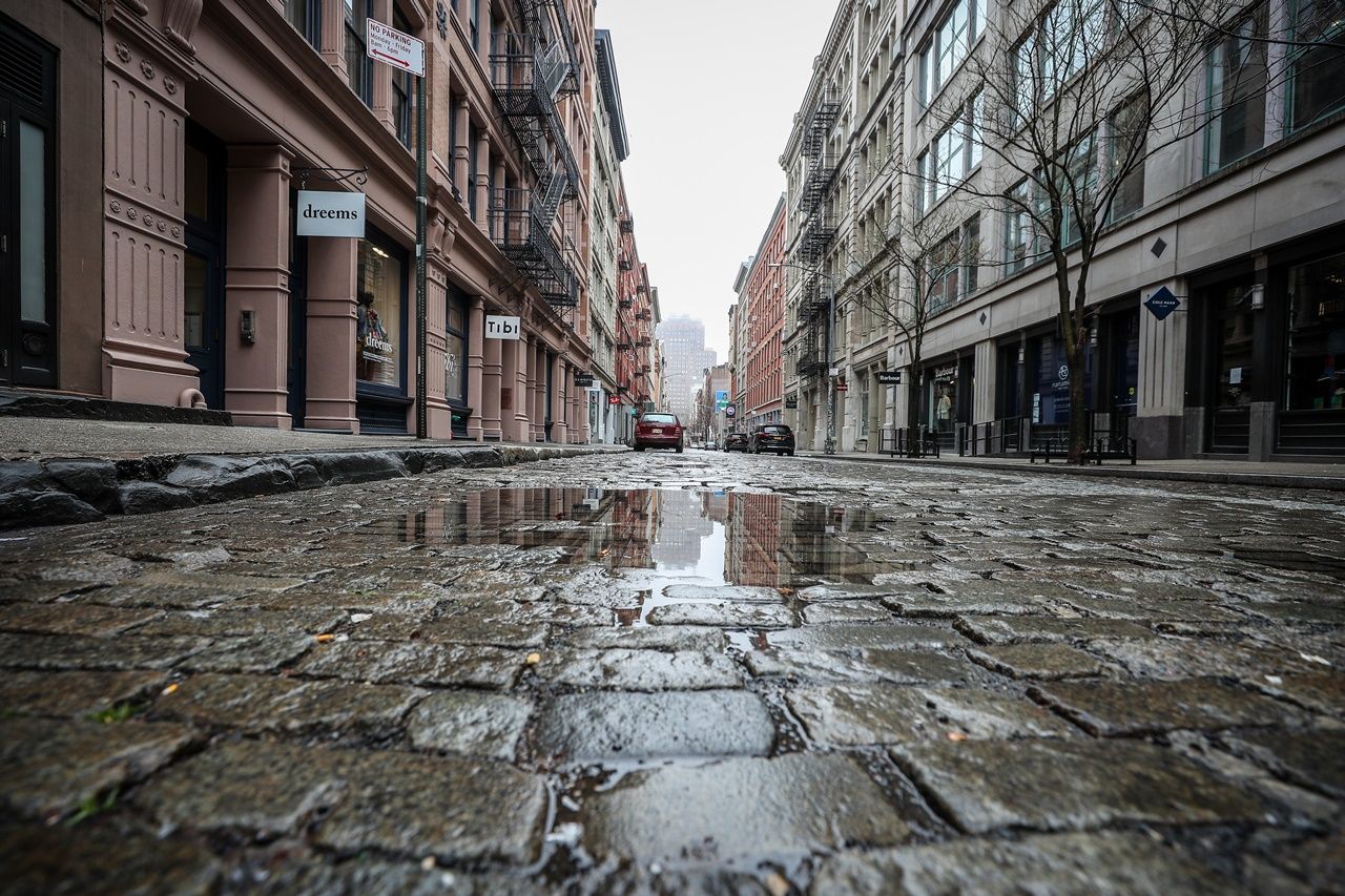 New York'ta ünlü mağazalardan yağma önlemi... 10
