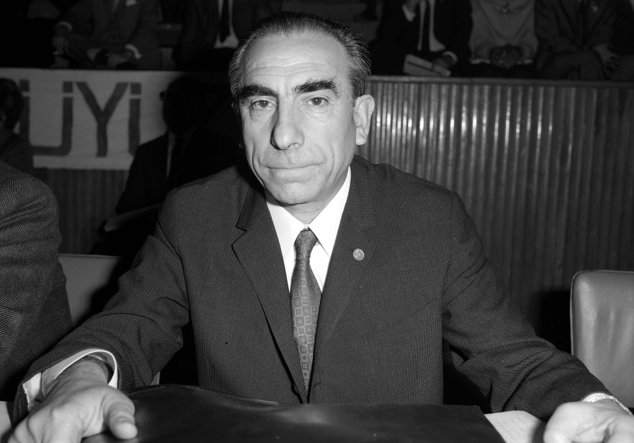 Fotoğraflarla Ülkücü hareketin lideri Alparslan Türkeş'in hayatı... 6