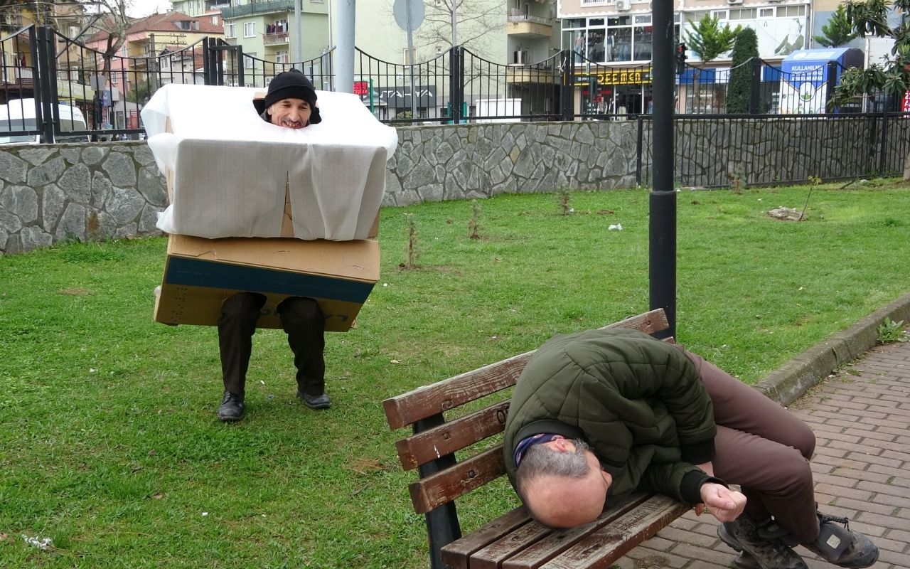 Korona kılığına girip insanları bayılttı! "Dışarı çıkarsanız size bulaşırım" 3