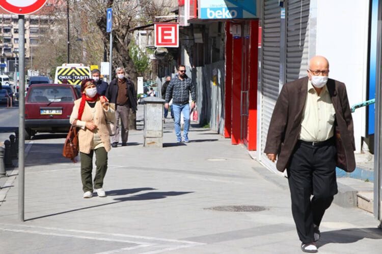 Korona için kritik gün belli oldu! Devam ederse tedbirler sertleşecek... 4