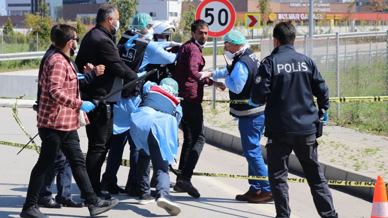Koronavirüs olan adam hastaneden kaçıp polise cehennemi yaşattı 5