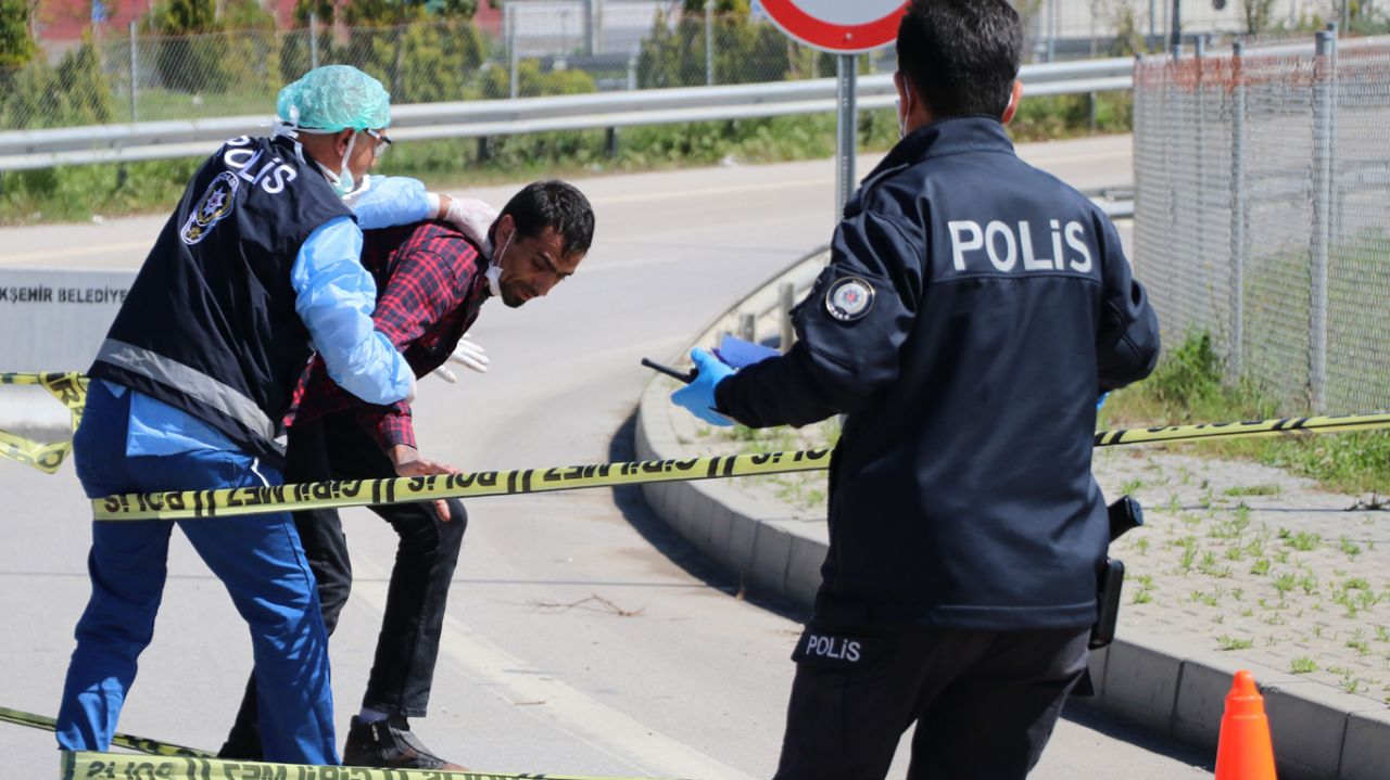 Koronavirüs olan adam hastaneden kaçıp polise cehennemi yaşattı 6