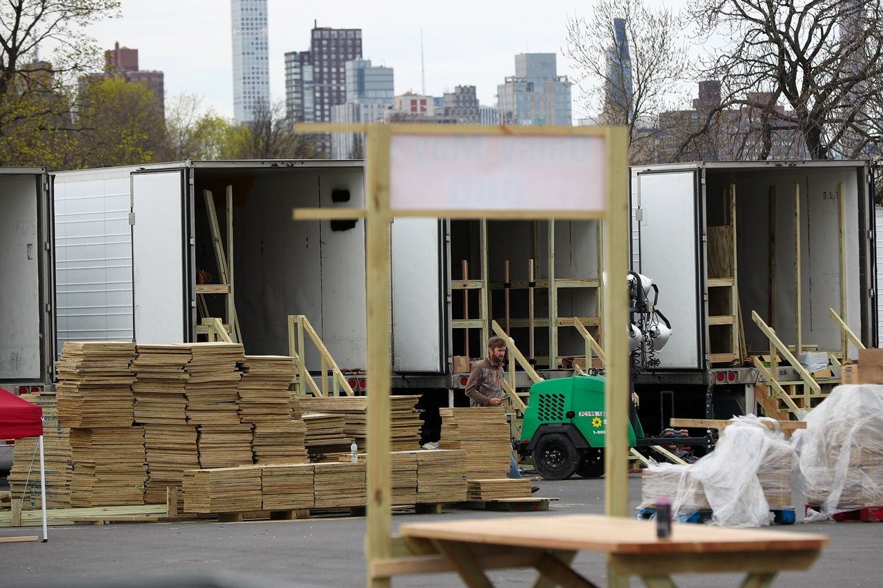 New York'ta mobil morglar hazırlanıyor... 13