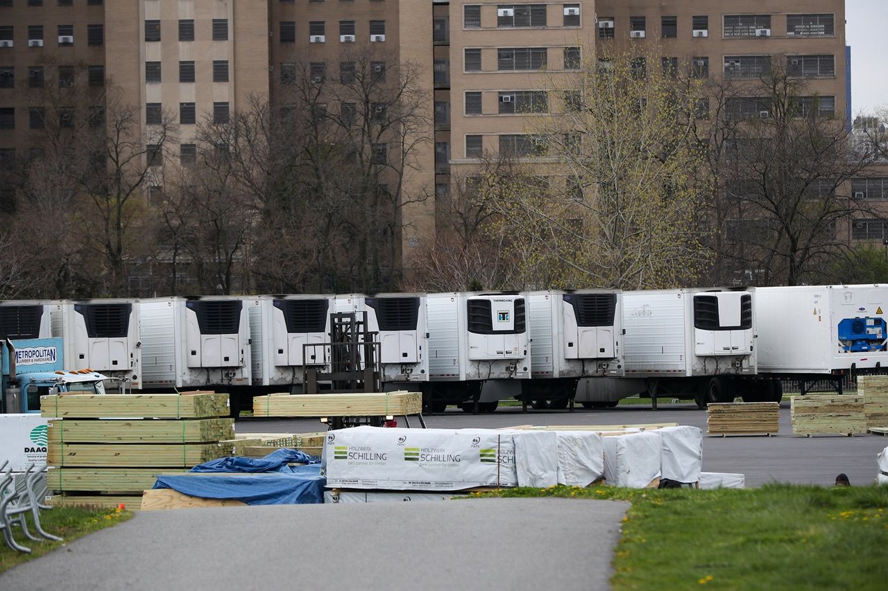 New York'ta mobil morglar hazırlanıyor... 16
