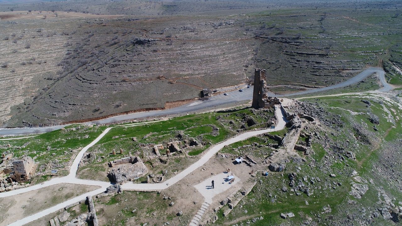 3 bin yıllık miras: Zerzevan Kalesi... 23