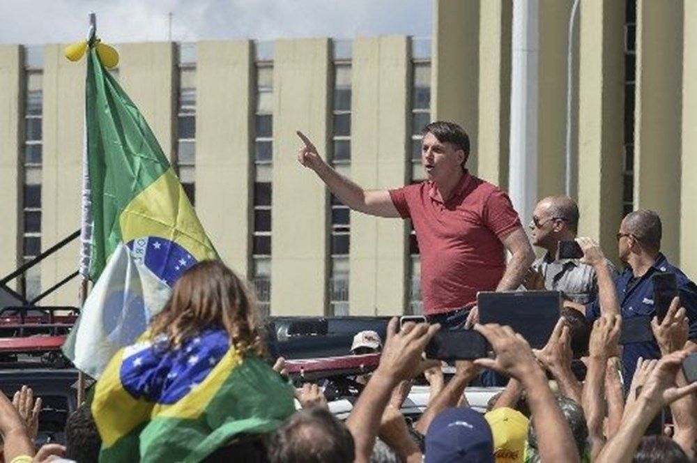 Brezilya Devlet Başkanı'ndan koronavirüs tedbirlerine karşı protesto 1