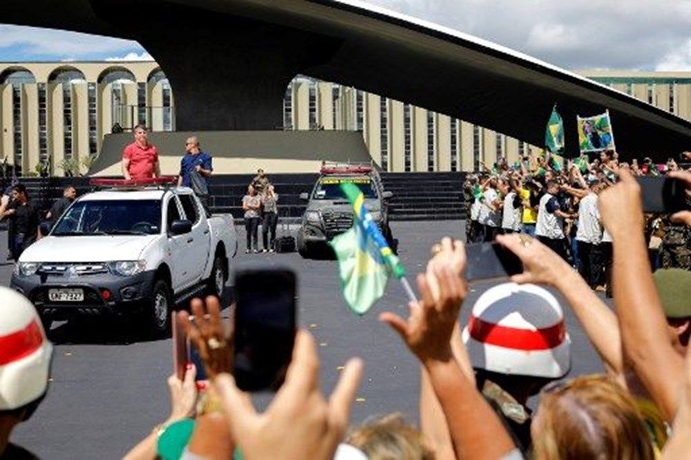 Brezilya Devlet Başkanı'ndan koronavirüs tedbirlerine karşı protesto 5