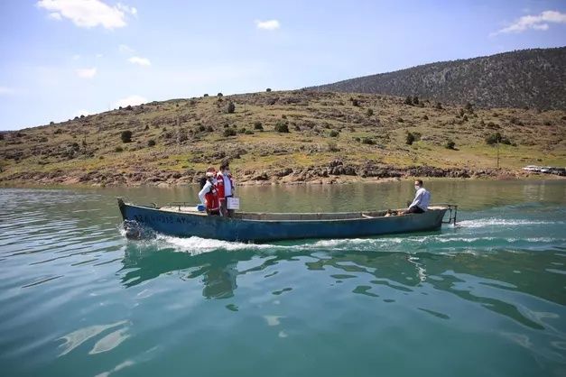 Gölün ortasında izole yaşam! Korona buraya uğramadı 11